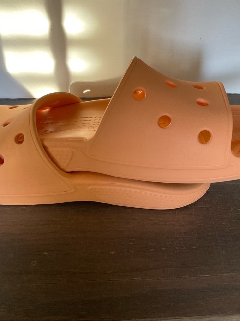 CROCS Classic slide, peach, women’s sz 8
